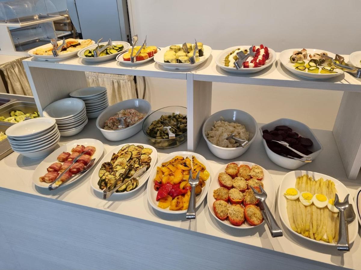 Hotel Serenella Lido di Jesolo Eksteriør bilde