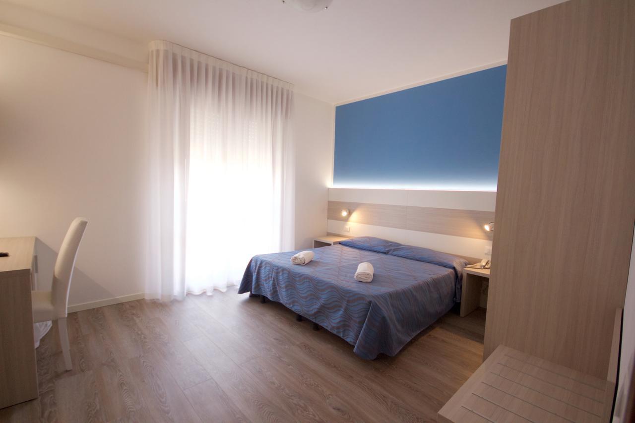 Hotel Serenella Lido di Jesolo Eksteriør bilde