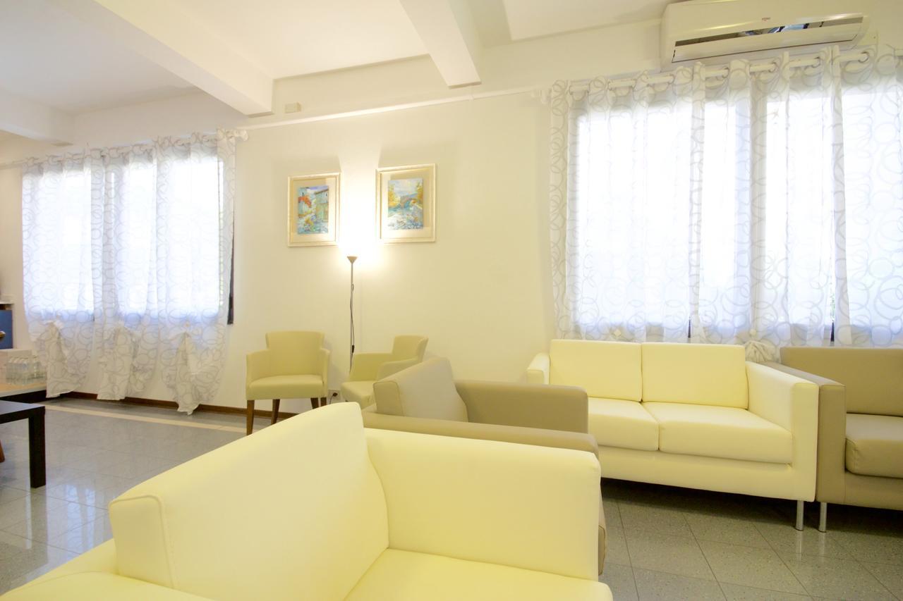Hotel Serenella Lido di Jesolo Eksteriør bilde