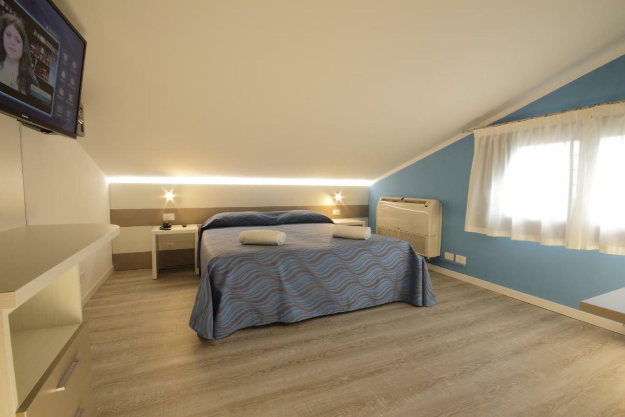 Hotel Serenella Lido di Jesolo Eksteriør bilde